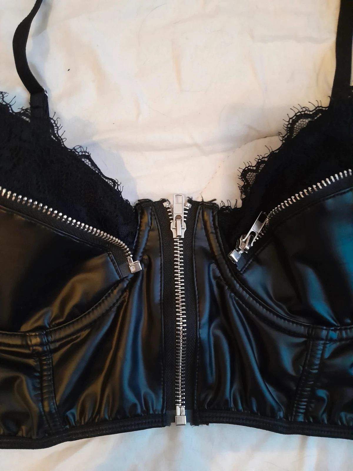 Top style corset bustier, met een resoluut rock, gothische look, Bonnet C – photo 3